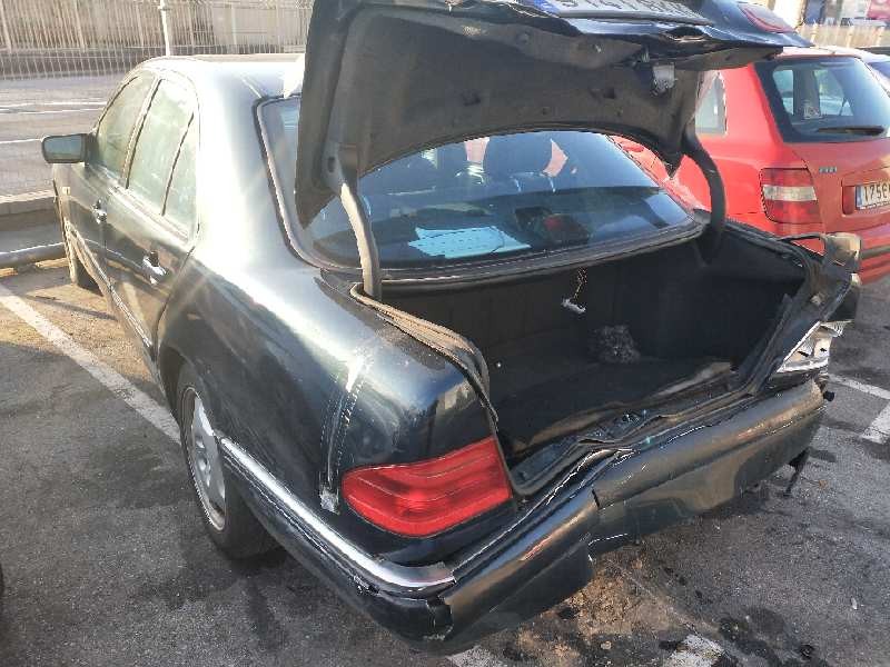 mercedes clase e (w210) berlina diesel del año 2001