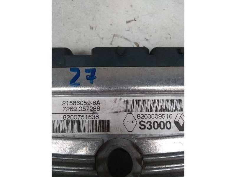 Recambio de centralita motor uce para renault megane ii berlina 5p 1.6 16v referencia OEM IAM 215860596A 8200509516 S3000 820075