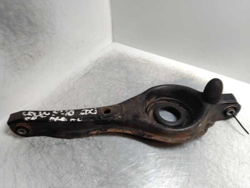 Recambio de brazo suspension inferior trasero derecho para volvo s40 berlina 1.6 diesel cat referencia OEM IAM   