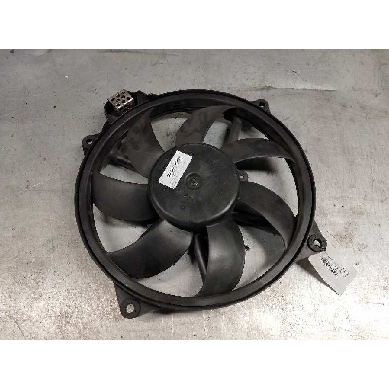 Recambio de electroventilador para renault megane iii sport tourer 1.6 16v e85 (etanol) referencia OEM IAM MM11153 214812415R VA