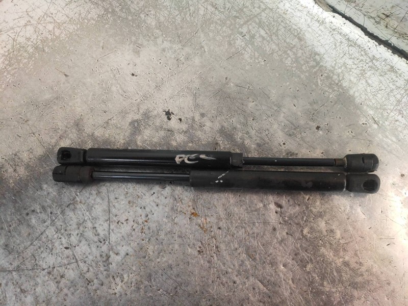 Recambio de amortiguadores capo para jeep gr.cherokee (wj/wg) 2.7 crd laredo referencia OEM IAM 08275500  500N