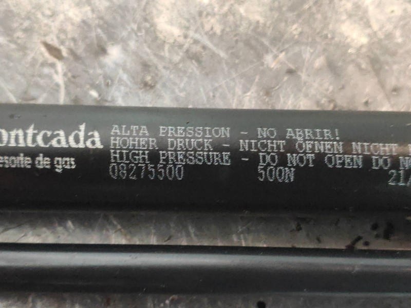 Recambio de amortiguadores capo para jeep gr.cherokee (wj/wg) 2.7 crd laredo referencia OEM IAM 08275500  500N