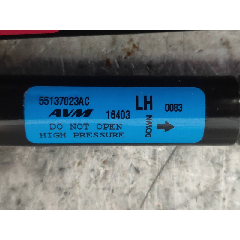 Recambio de amortiguadores maletero / porton para jeep gr.cherokee (wj/wg) 2.7 crd laredo referencia OEM IAM 55137022AC 55137023