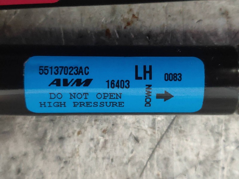 Recambio de amortiguadores maletero / porton para jeep gr.cherokee (wj/wg) 2.7 crd laredo referencia OEM IAM 55137022AC 55137023
