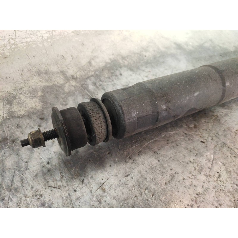 Recambio de amortiguador delantero derecho para jeep gr.cherokee (wj/wg) 2.7 crd laredo referencia OEM IAM P52088900AN  