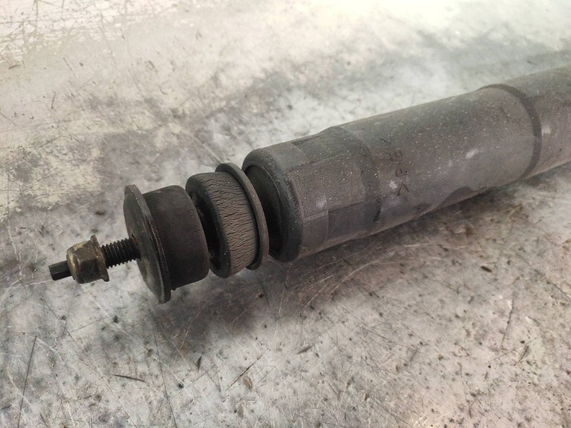 Recambio de amortiguador delantero derecho para jeep gr.cherokee (wj/wg) 2.7 crd laredo referencia OEM IAM P52088900AN  