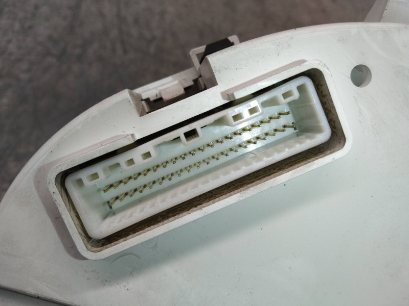 Recambio de cuadro instrumentos para subaru impreza g12 1.5 referencia OEM IAM 85002FG400  