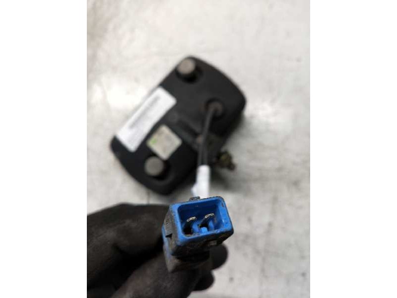 Recambio de faro antiniebla izquierdo para peugeot 106 (s1) 1.4 referencia OEM IAM 9609652680  