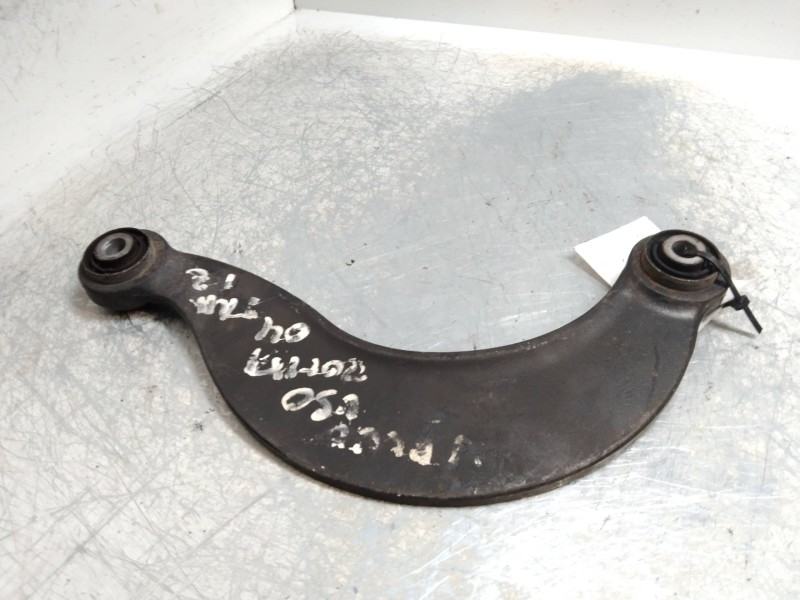 Recambio de brazo suspension superior trasero izquierdo para volvo v50 familiar d4 kinetic referencia OEM IAM   