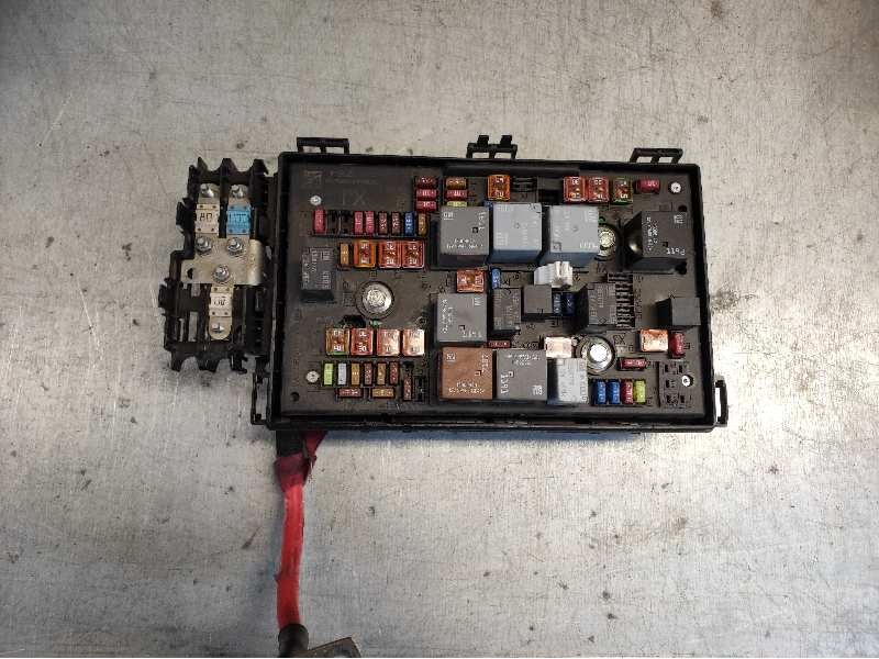 Recambio de caja reles / fusibles para opel astra j lim. cosmo referencia OEM IAM 13449211 1314 XJ 81 