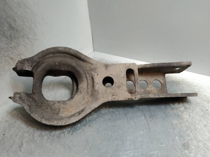 Recambio de brazo suspension inferior trasero derecho para volvo v70 familiar 2.5 t awd / awd referencia OEM IAM   