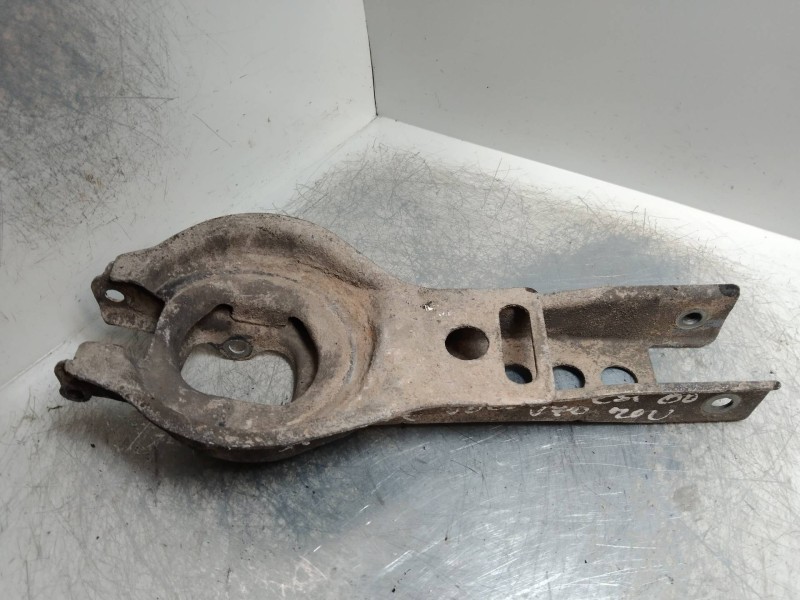 Recambio de brazo suspension inferior trasero izquierdo para volvo v70 familiar t5 referencia OEM IAM   