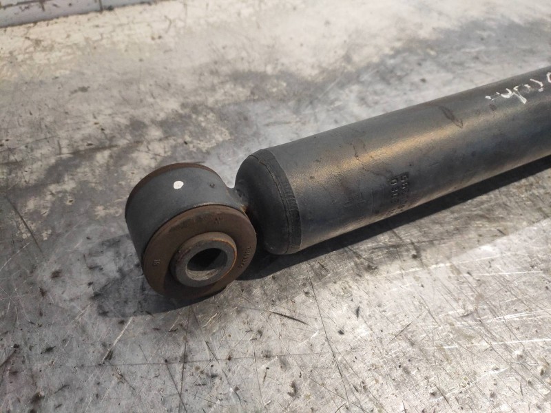 Recambio de amortiguador trasero derecho para renault zoe bose referencia OEM IAM 562108289R  