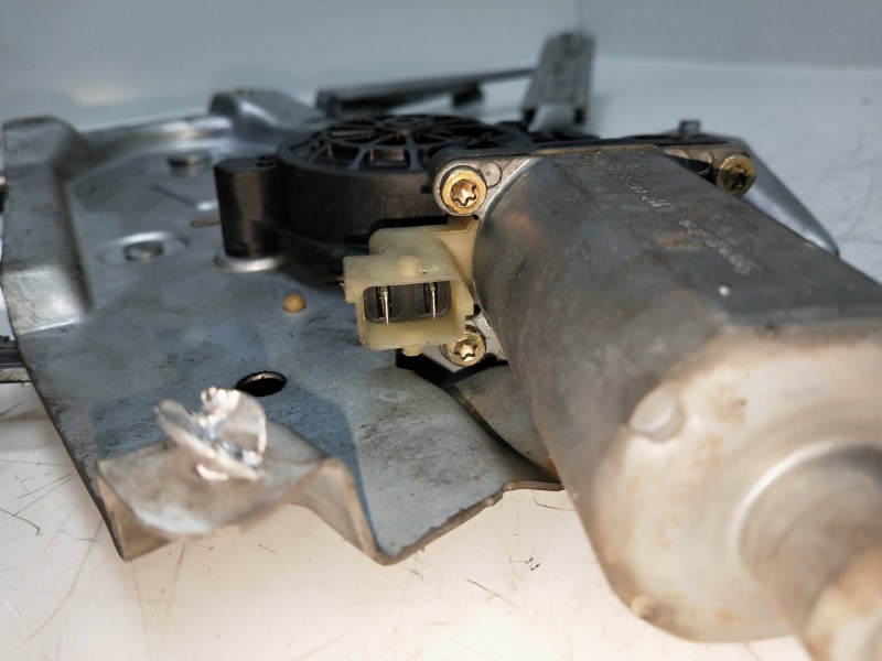 Recambio de elevalunas delantero izquierdo para saab 9-5 sedán 2.3 cat referencia OEM IAM   4P