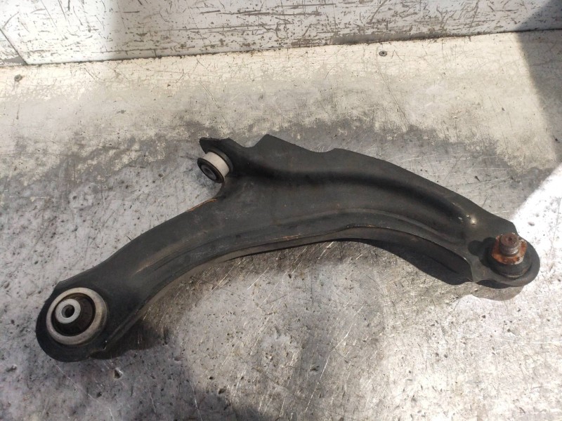 Recambio de brazo suspension inferior delantero derecho para renault zoe bose referencia OEM IAM 545049968R  
