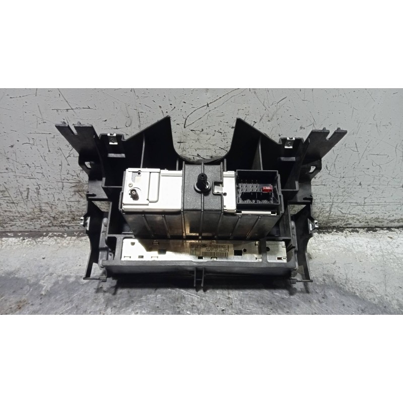 Recambio de sistema audio / radio cd para land rover range rover (lm) td6 se referencia OEM IAM 7609211040 37944331 