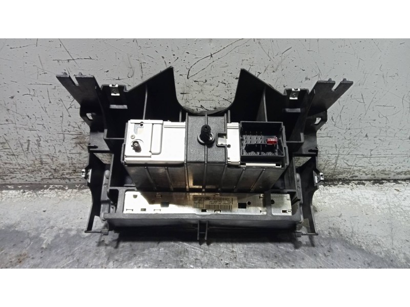 Recambio de sistema audio / radio cd para land rover range rover (lm) td6 se referencia OEM IAM 7609211040 37944331 