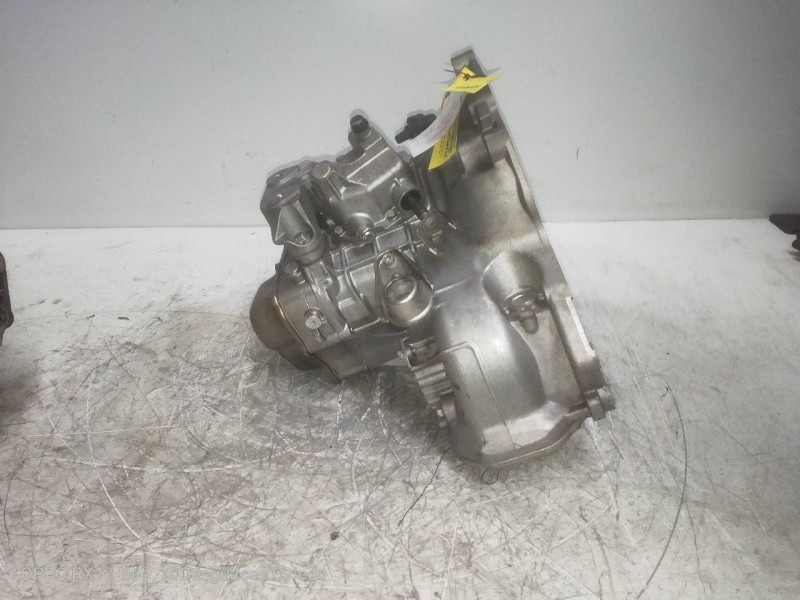 Recambio de caja cambios para opel tigra twin top 1.3 16v cdti cat (z 13 dt / ln9) referencia OEM IAM F17W355 A15652 