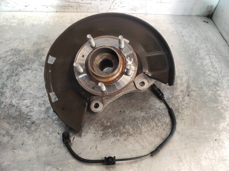 Recambio de mangueta delantera derecha para opel astra j lim. cosmo referencia OEM IAM   