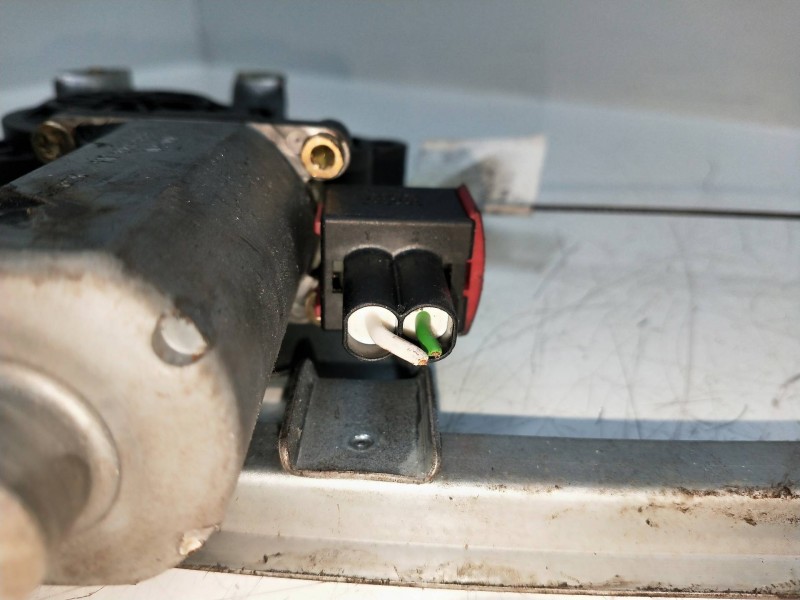 Recambio de elevalunas trasero izquierdo para saab 9-5 berlina 2.0 cat referencia OEM IAM 117998XXX  4P