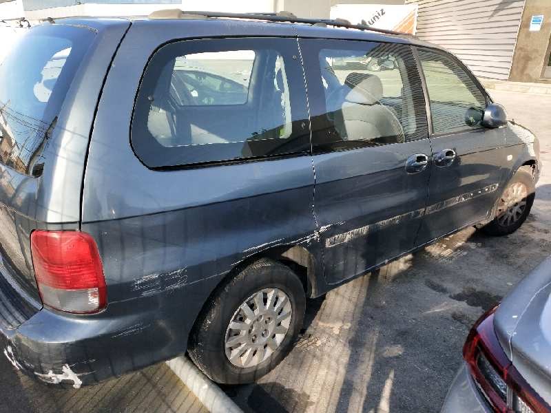 kia carnival ii del año 2002