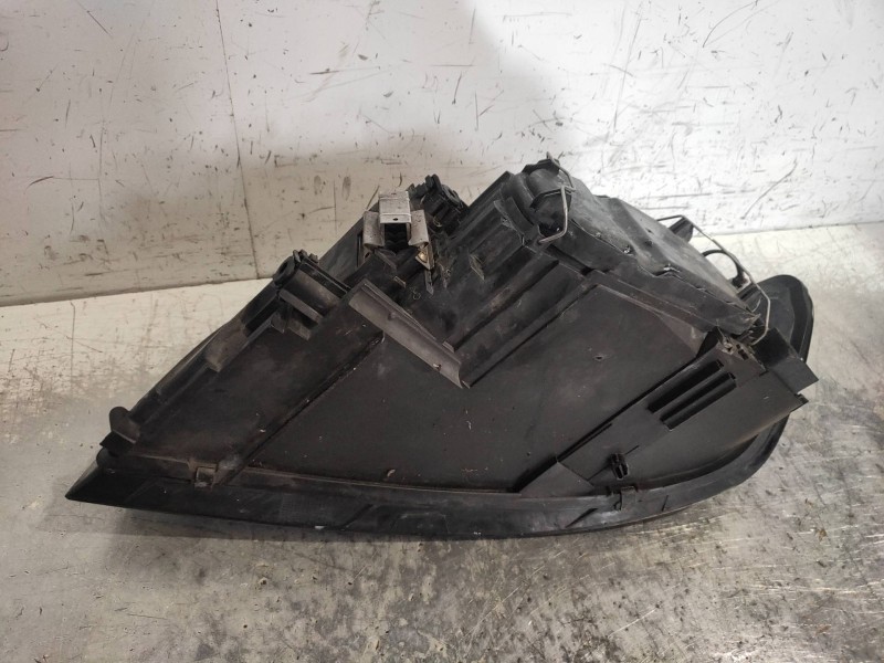 Recambio de faro derecho para volvo v50 familiar 1.6 d kinetic referencia OEM IAM 30698886 0301198204 