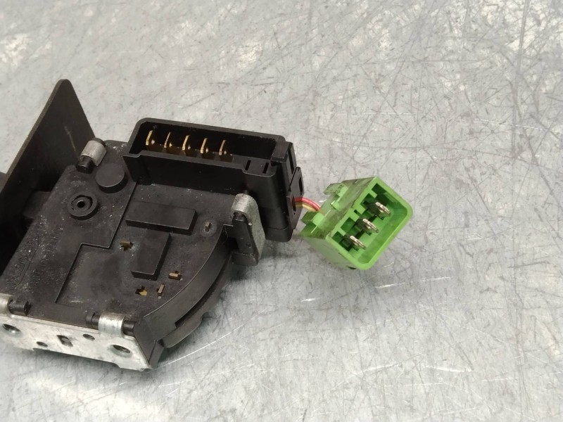 Recambio de mando limpia para peugeot 309 graffic diesel referencia OEM IAM 9753275380  