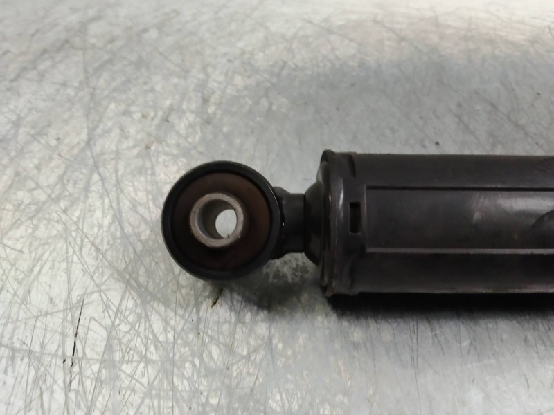 Recambio de amortiguador trasero para kia rio 1.2 cat referencia OEM IAM   