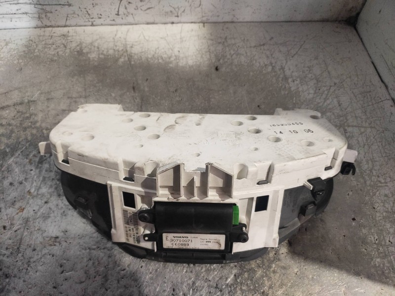Recambio de cuadro instrumentos para volvo v50 familiar 1.6 d kinetic referencia OEM IAM 30728645 69594880T 30710071