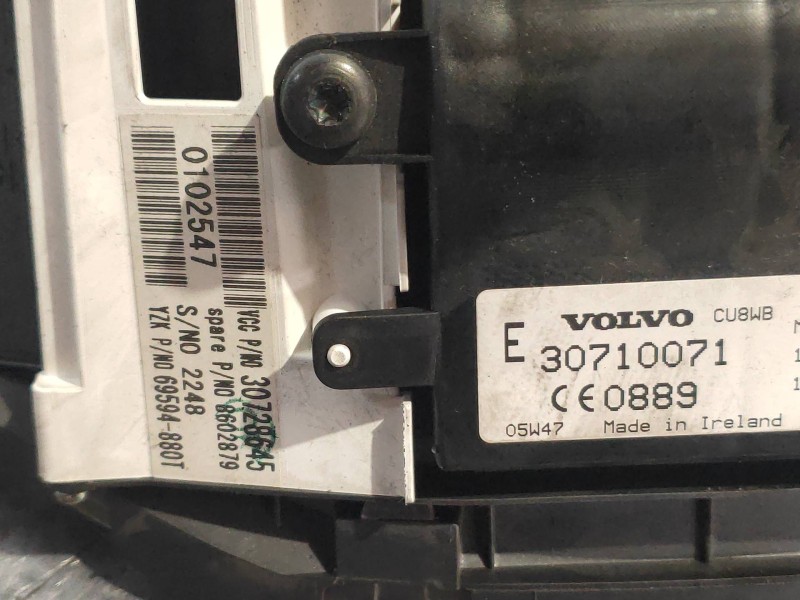 Recambio de cuadro instrumentos para volvo v50 familiar 1.6 d kinetic referencia OEM IAM 30728645 69594880T 30710071