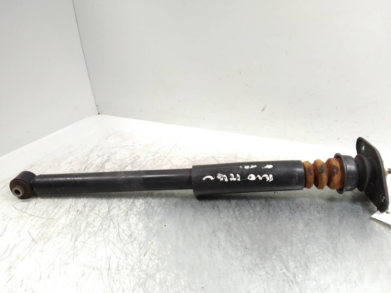 Recambio de amortiguador trasero para kia rio 1.4 cat referencia OEM IAM   