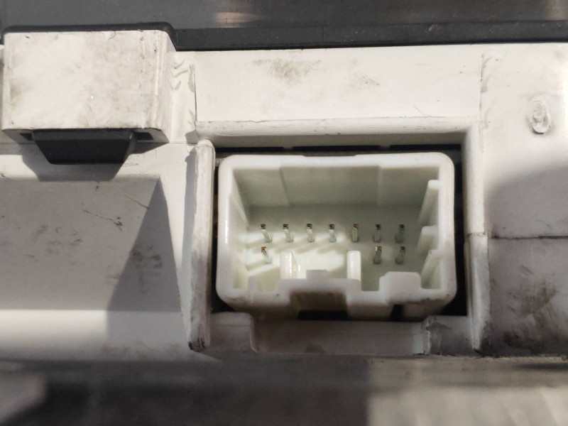 Recambio de cuadro instrumentos para volvo v50 familiar 1.6 d kinetic referencia OEM IAM 30728645 69594880T 30710071