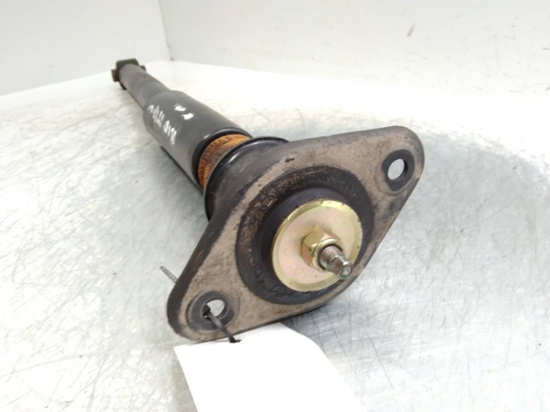 Recambio de amortiguador trasero para kia rio 1.4 cat referencia OEM IAM   