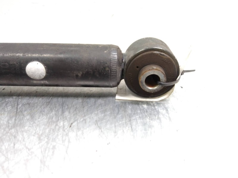 Recambio de amortiguador trasero para kia rio 1.5 crdi referencia OEM IAM   