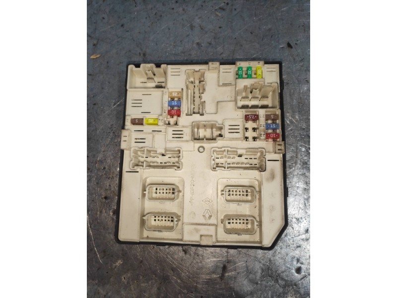 Recambio de caja reles / fusibles para renault zoe bose referencia OEM IAM 284B64259RB 519561F08 3571529814