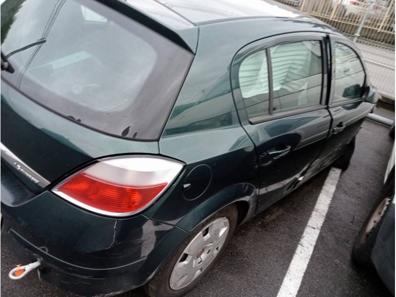 opel astra h berlina del año 2005