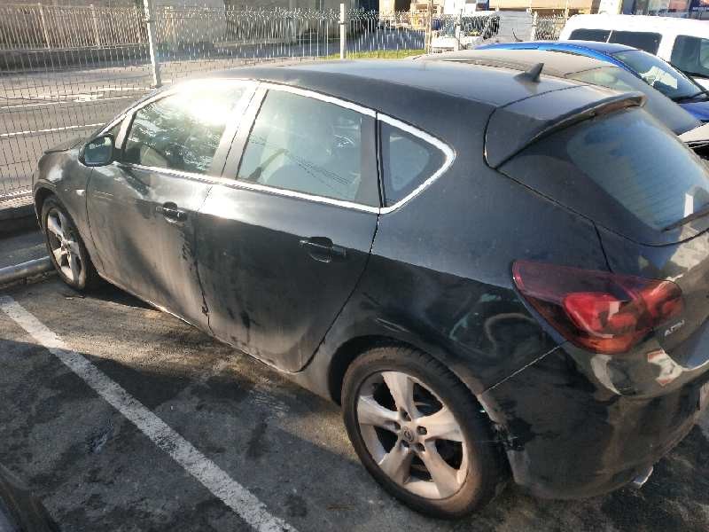 opel astra j lim. del año 2010