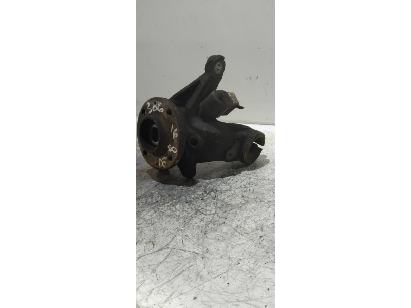 Recambio de mangueta delantera derecha para peugeot 306 break 1.6 referencia OEM IAM   