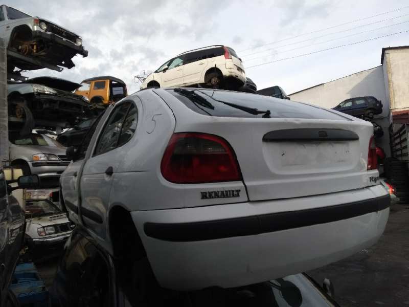 renault megane i berlina hatchback (ba0) del año 1995