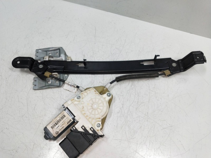 Recambio de elevalunas trasero derecho para seat leon (1p1) fr referencia OEM IAM 1K0959704N HW005SW1107 5P Recambio de elevalunas trasero derecho para seat leon (1p1) fr referencia OEM IAM 1K0959704N HW005SW1107 5P