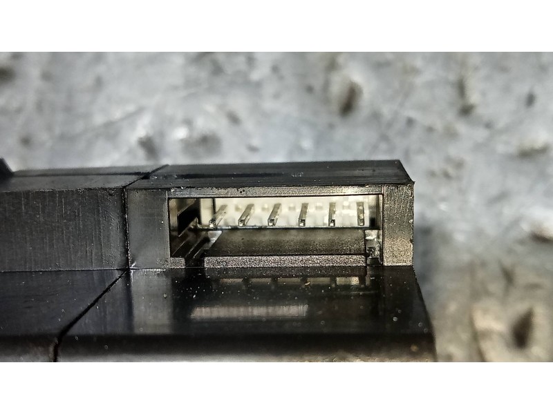 Recambio de mando multifuncion para land rover range rover (lm) td6 se referencia OEM IAM 69017770  