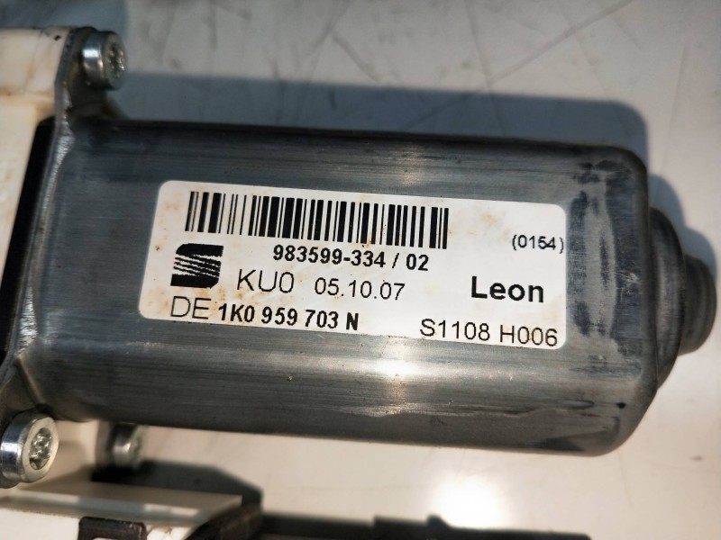Recambio de elevalunas trasero izquierdo para seat leon (1p1) 1.9 tdi referencia OEM IAM 1K0959703N S1105H006 5P Recambio de elevalunas trasero izquierdo para seat leon (1p1) 1.9 tdi referencia OEM IAM 1K0959703N S1105H006 5P