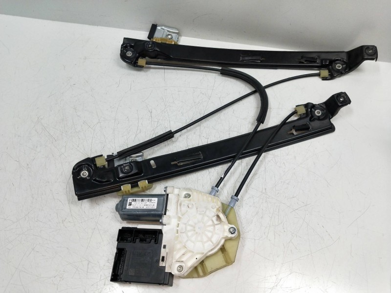 Recambio de elevalunas delantero derecho para seat leon (1p1) referencia OEM IAM 1P0837402AB 1T0959702AF 5P