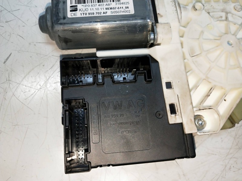 Recambio de elevalunas delantero derecho para seat leon (1p1) referencia OEM IAM 1P0837402AB 1T0959702AF 5P