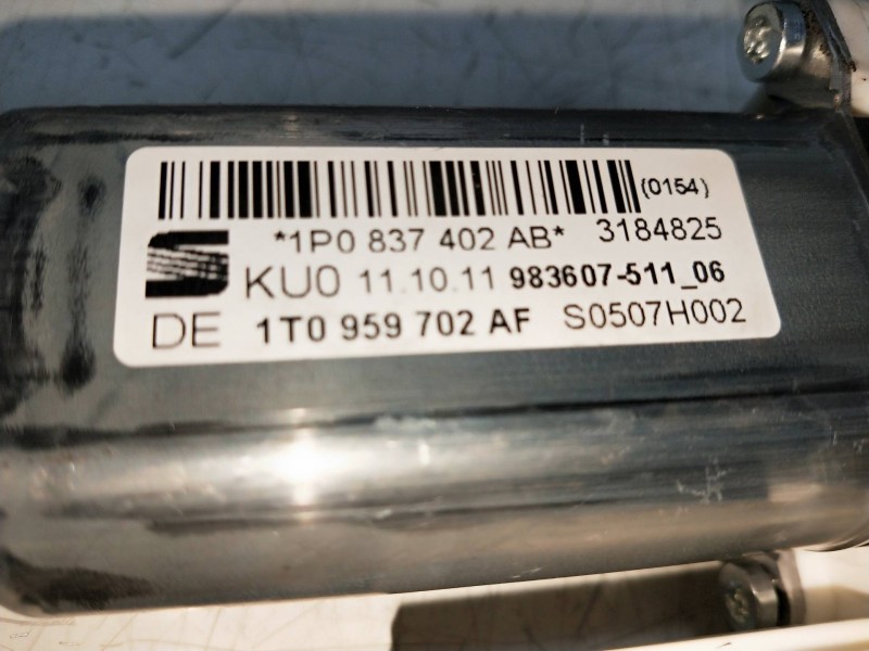 Recambio de elevalunas delantero derecho para seat leon (1p1) referencia OEM IAM 1P0837402AB 1T0959702AF 5P
