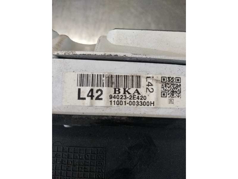 Recambio de cuadro instrumentos para hyundai tucson (jm) 2.0 crdi style referencia OEM IAM 940232E420 11001003300H L42 BKA