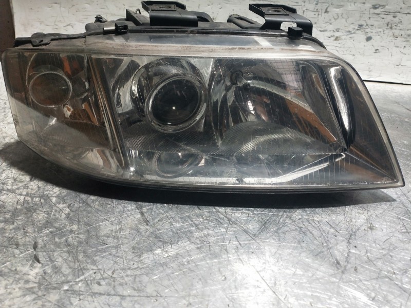 Recambio de faro derecho para audi a6 berlina (4b2) 2.5 tdi referencia OEM IAM   