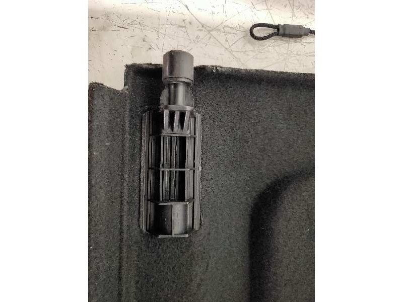 Recambio de bandeja trasera para kia pro_cee´d drive referencia OEM IAM   