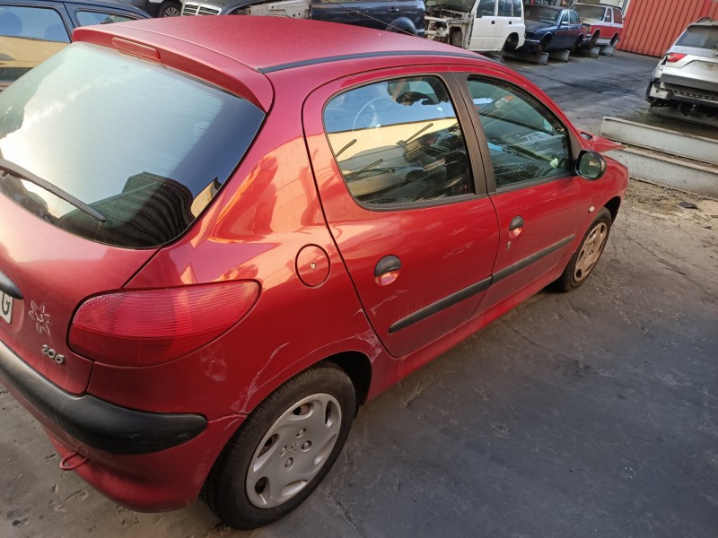 peugeot 206 berlina del año 2000