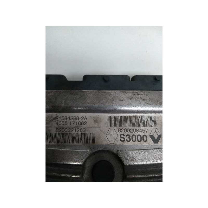 Recambio de centralita motor uce para renault scenic ii 1.6 16v referencia OEM IAM 215842882A 8200298457 S3000 8200321263